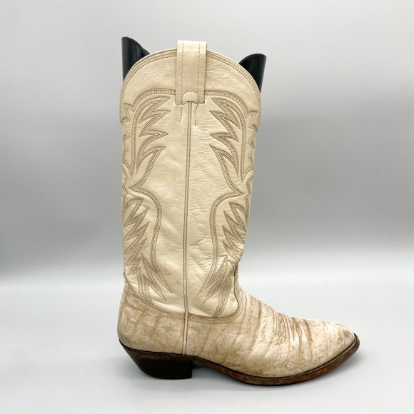 Nocona Boots Other - VTG Nocona Mens 9 D Cape Buffalo Bull Neck Leather Western Cowboy Boots Cream